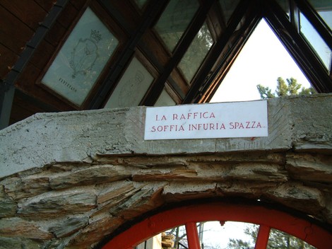 Parco della Resistenza del Monte Brugiana, un luogo di pace immerso nella natura e ricco di storia.