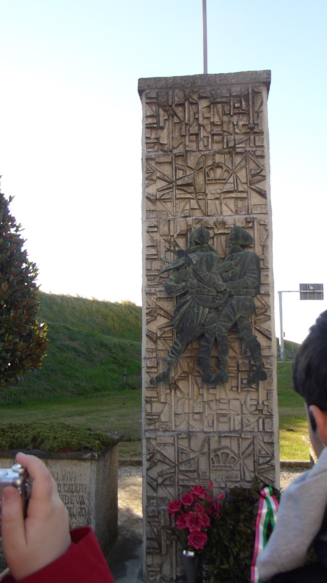 Monumento ai caduti delle guerre, commemorazione degli eroi e simbolo di memoria.