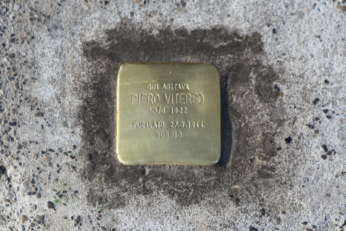 Pietra d'inciampo a Viterbo in memoria di Piero Viterbo, vittima della persecuzione nazifascista.