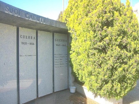 Monumento ai caduti di Viverone, dedicato alle vittime delle guerre 1935-1936 e 1940-1945.
