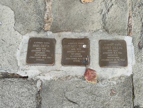 Pietre d'inciampo in memoria di Mario Trotta, Fortunato Terreni e Carlo Vallini, vittime della persecuzione nazista.