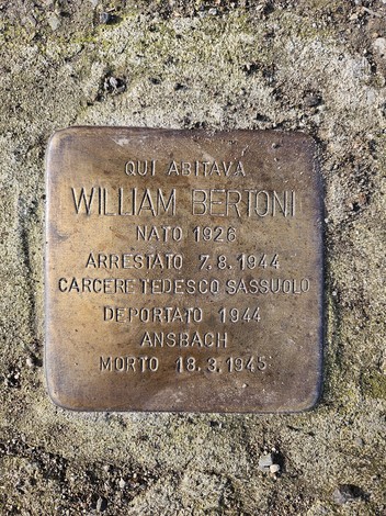 Pietra d'inciampo dedicata a William Bertoni, commemorativa della sua deportazione e morte.