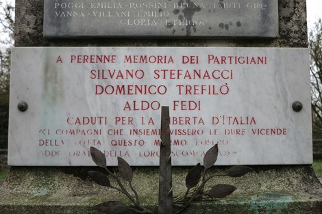Obelisco commemorativo ai caduti di San Piero a Sieve, dedicato ai partigiani Silvano Stefanacci, Domenico Trefilò e Aldo Fedi.
