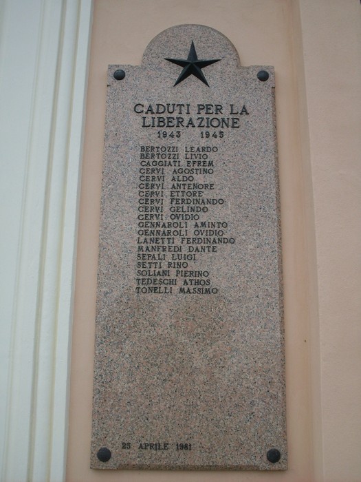 Lapidi commemorative ai caduti per la liberazione a Gattatico, in onore dei valorosi soldati.