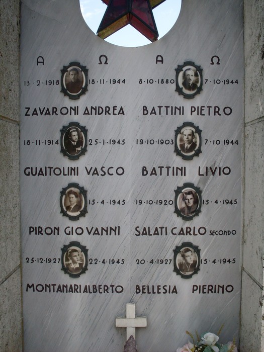 Monumento commemorativo ai caduti della Resistenza a Campagnola, con nomi e date di valorosi militanti.
