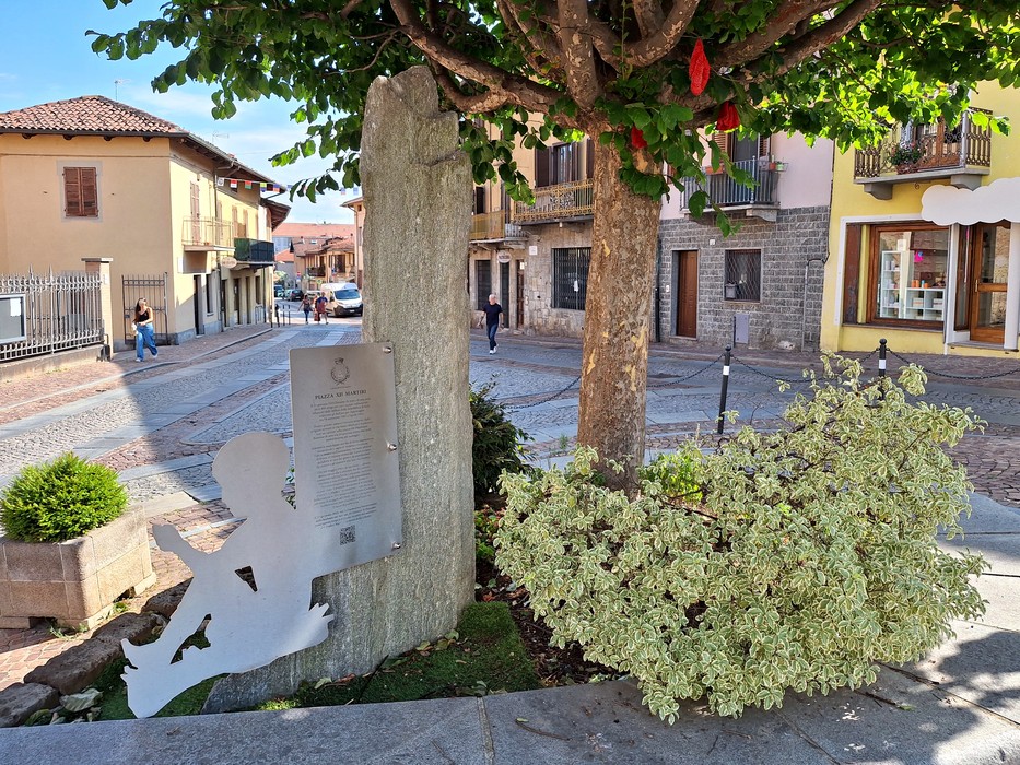Cippo ai XII Martiri, Comune di Druento (TO), foto 3