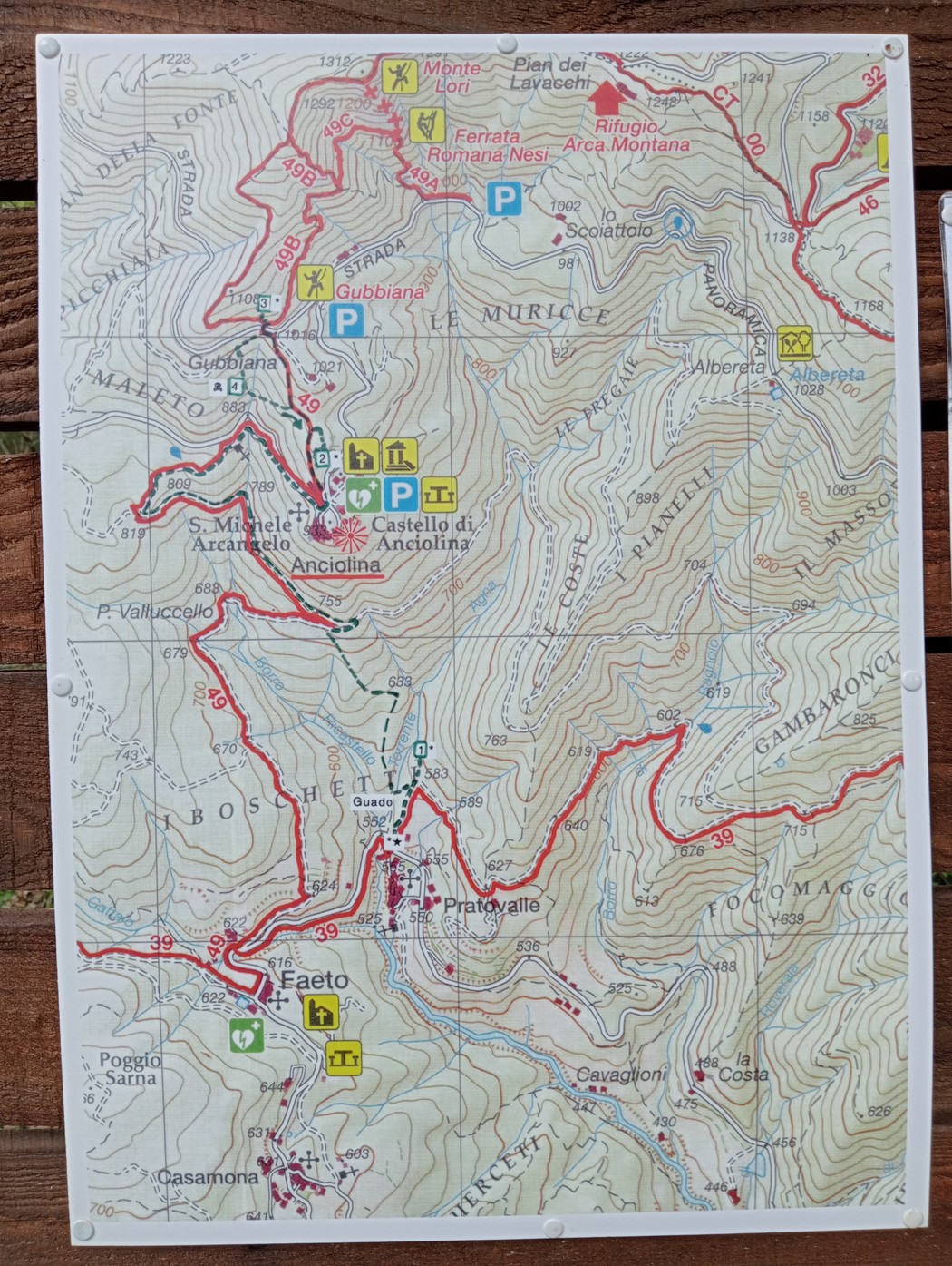 Mappa dettagliata del "Cammino Partigiano" con itinerari e località evidenziate.