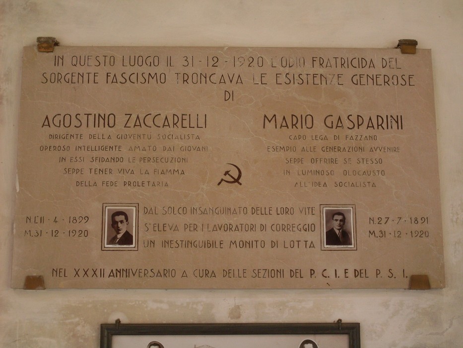 Lapide commemorativa dedicata a Zaccarelli e Gasparini, protagonisti della resistenza antifascista.