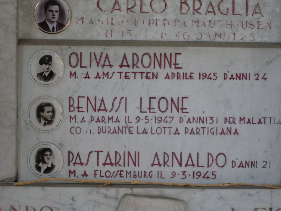 Lapide commemorativa ai caduti della Liberazione di Sant'Ilario d'Enza, in memoria dei giovani sacrificati.