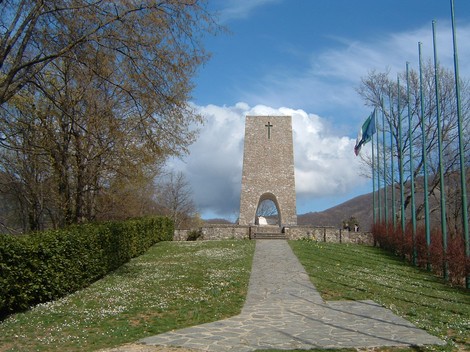 Monumento dell'Ossario di Sant'Anna di Stazzema, memoriale commemorativo per le vittime della guerra.
