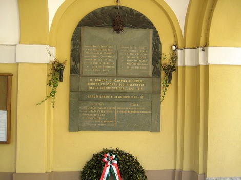 Lapide commemorativa ai caduti, in ricordo dei figli di Campiglia Cervo nelle due guerre mondiali.