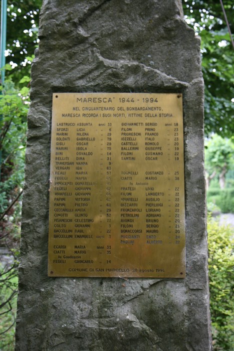 Monumento commemorativo ai caduti del bombardamento, dedicato alla memoria delle vittime.