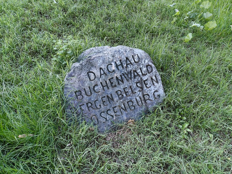 Monumento al deportato, in memoria delle vittime dei campi di concentramento.