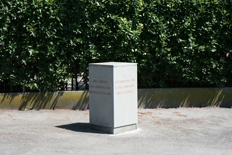 Monumento ai Volontari della Libertà a Peretola, commemorazione di chi ha lottato per la libertà e la giustizia.