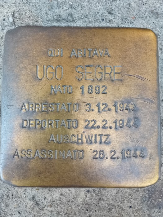 Pietra d'inciampo alla famiglia Momigliano - Segre, Comune di Torino (TO), foto 2
