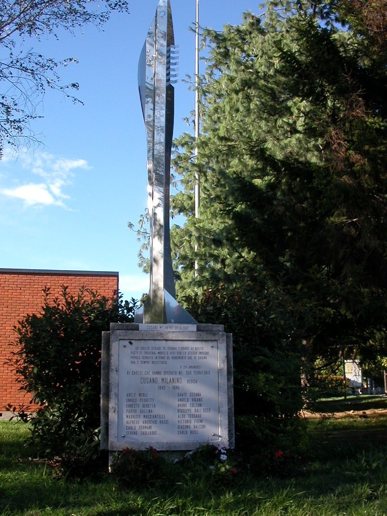 Monumento ai caduti di Cusano Milanino, commemorazione in un contesto verde e tranquillo.
