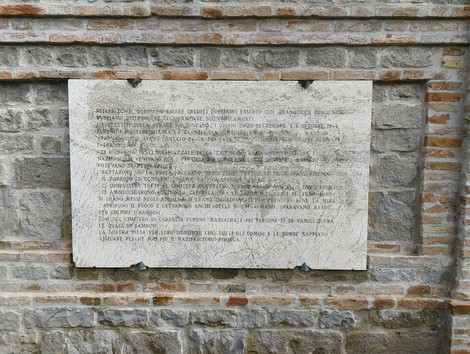 Cimitero di Casaglia: un luogo di memoria e riflessione immerso nella quiete e nella bellezza della natura.