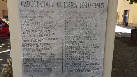 Monumento ai caduti di Mordano dedicato ai civili della guerra 1940-1945, con i nomi dei caduti incisi.