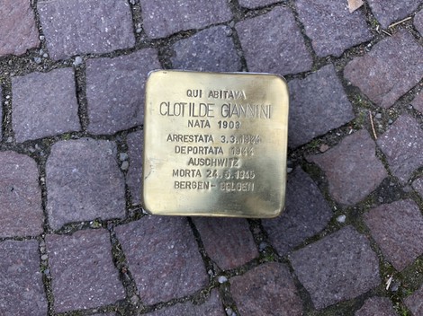 Pietra d'inciampo dedicata a Clotilde Giannini, vittima della deportazione durante il periodo nazista.