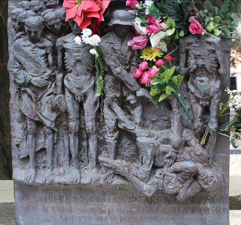 Monumento agli Internati Militari Italiani, scultura che commemora la sofferenza dei militari internati.