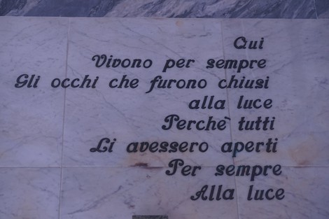 Cappella dei Caduti della Resistenza: memoriale dedicato agli eroi della libertà e della giustizia.