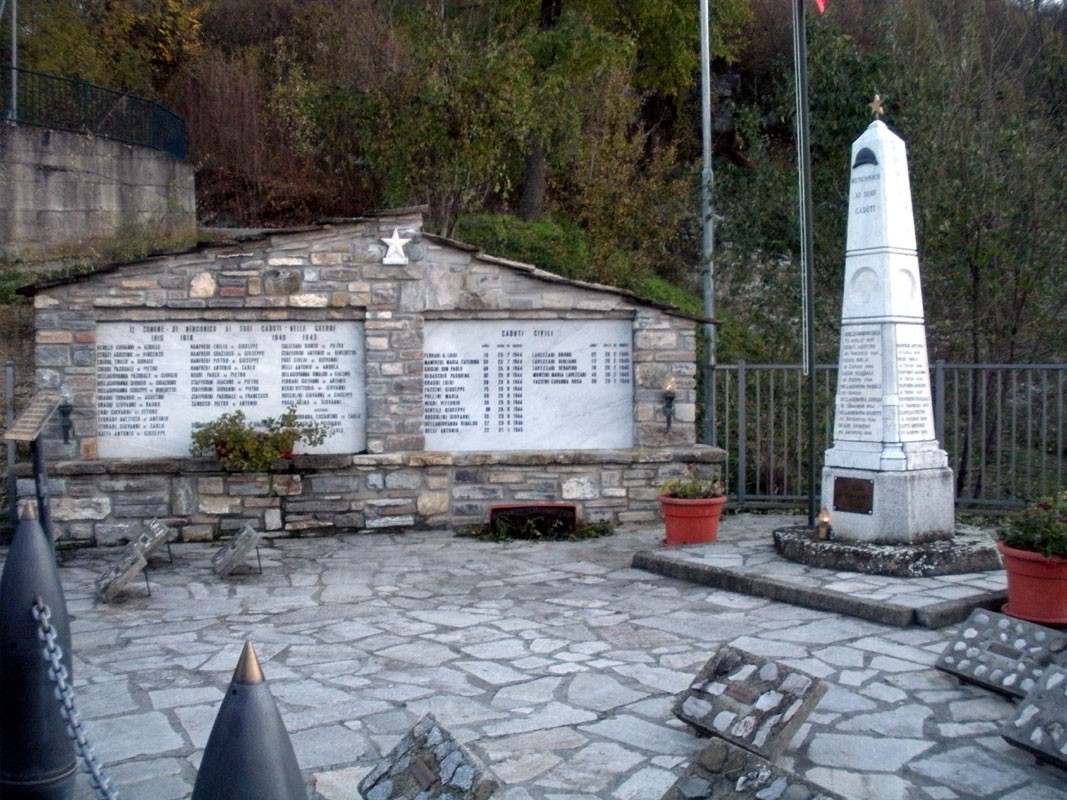 Monumento ai caduti di Menconico, dedicato alla memoria dei soldati locali.