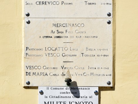 Lapidi commemorative ai caduti di Mercenasco, onore ai soldati e vittime del nazifascismo.