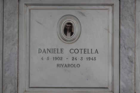 Sacrario dei partigiani di Torbella con monumento in marmo dedicato a Daniele Cotella.