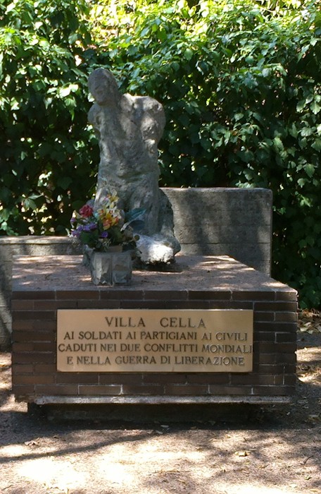 Monumento ai Caduti di Villa Cella, dedicato a soldati e partigiani dei conflitti mondiali e della guerra di liberazione.
