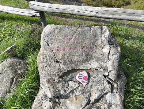 Monumento ai partigiani caduti, dedicato alla memoria di Nino Bonfiglioli, situato a Monte Sabbiuno.