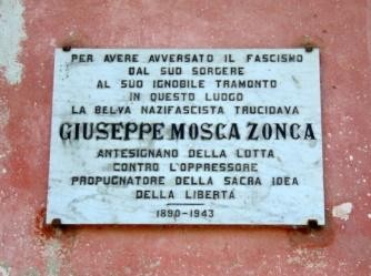 Lapide commemorativa a Mosca Zonca, antifascista e sostenitore della libertà, risalente al periodo 1890-1943.