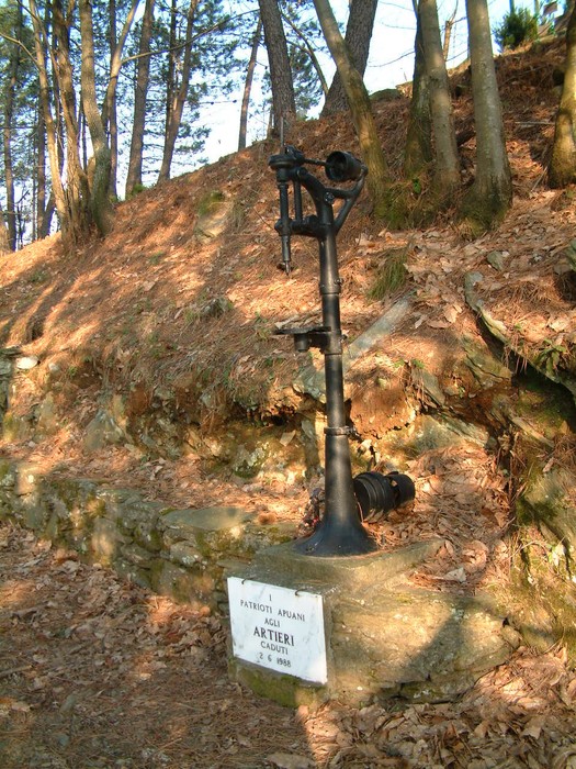 Monumento commemorativo nel Parco della Resistenza del Monte Brugiana, dedicato ai patrioti delle guerre di liberazione.