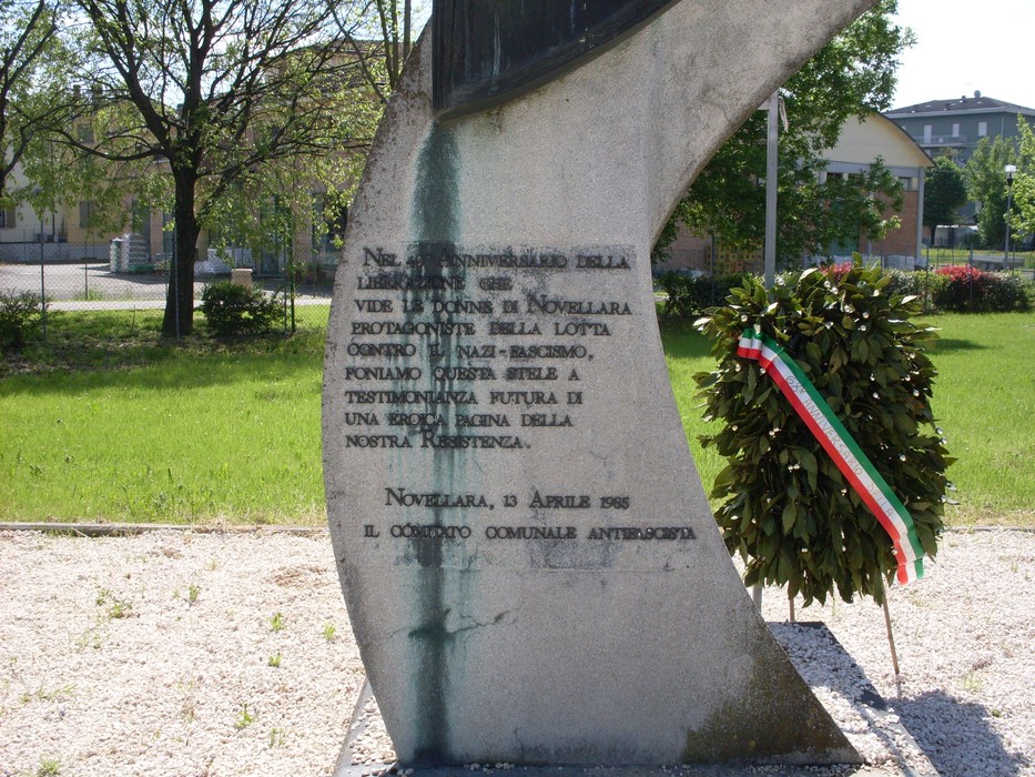 Monumento che celebra il contributo delle donne nella Resistenza, simbolo di coraggio e libertà.