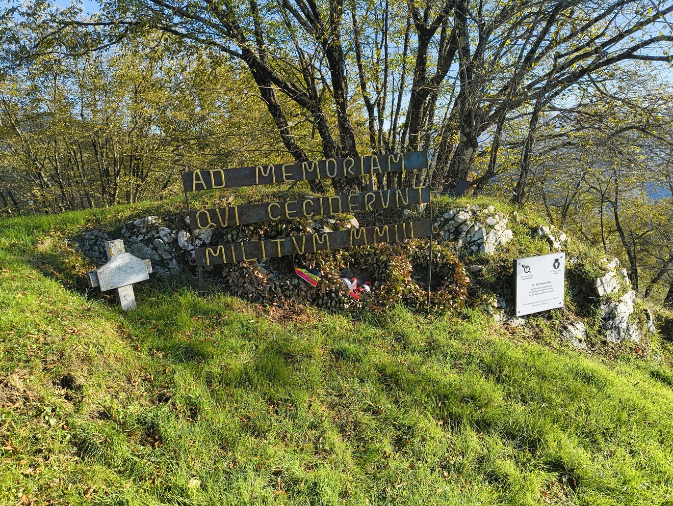 Monumento commemorativo nel Parco della Linea Gotica, dedicato ai caduti militari.