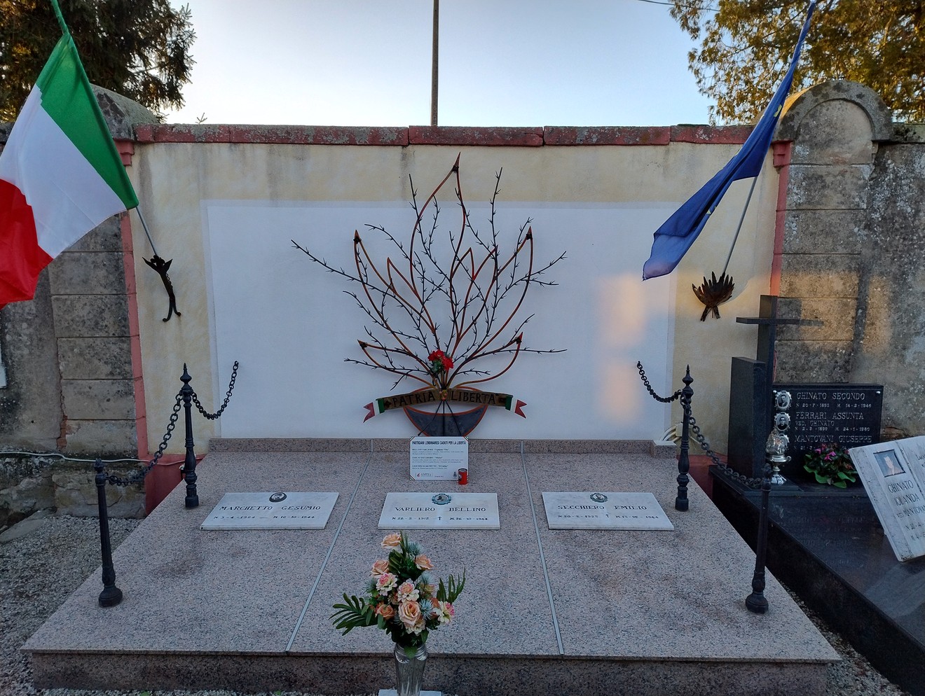 Sacrario dei partigiani lendinaresi, monumento commemorativo di lotta e libertà in onore dei caduti.