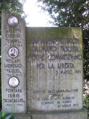 Monumento commemorativo dedicato a Arletti, Vellani e Fontana, vittime del fascismo, 3 marzo 1945.