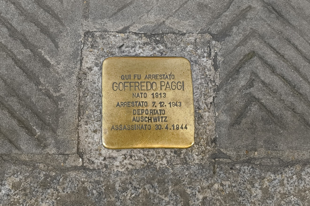 Pietra d'inciampo dedicata a Goffredo Paggi, vittima della deportazione ad Auschwitz nel 1943.