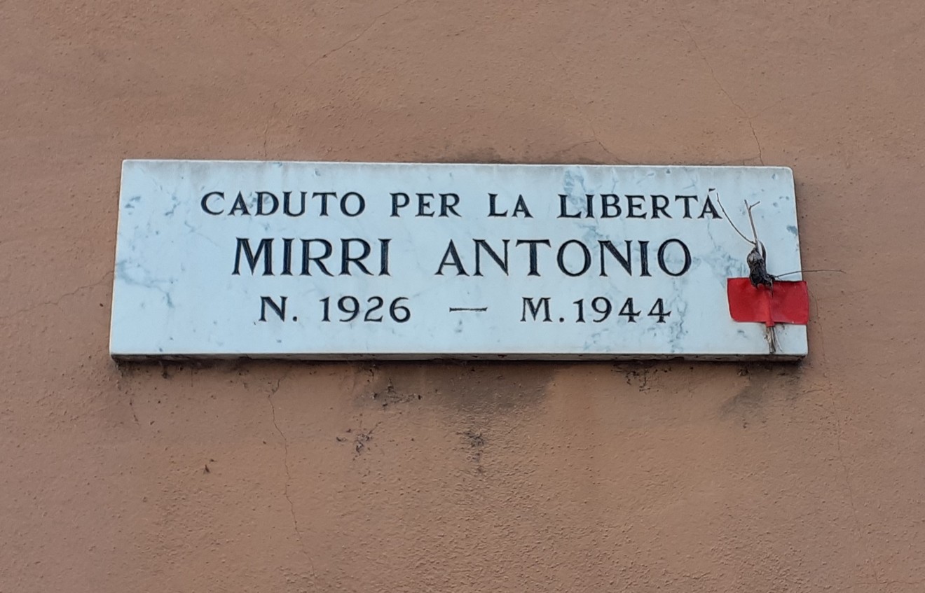 Lapide commemorativa dedicata a Mirri Antonio, caduto per la libertà.