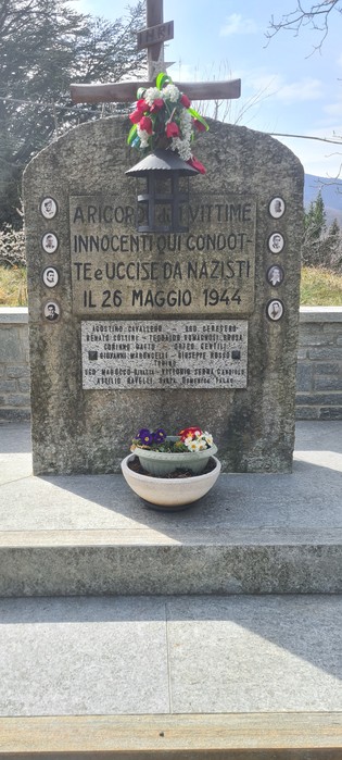 Monumento dedicato alle vittime innocenti della Buonaria, uccise dai nazisti il 26 maggio 1944.