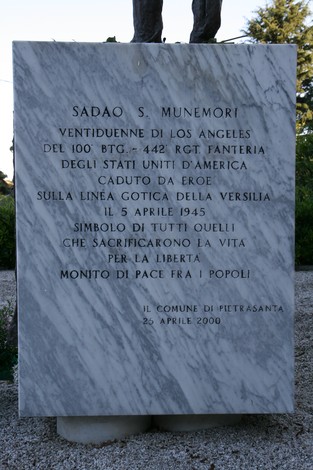 Monumento al soldato alleato, dedicato a Sadao S. Munemori, eroe caduto per la libertà il 5 aprile 1945.