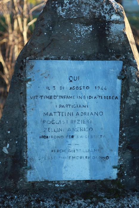 Monumento che ricorda i partigiani Matteini, Poggesi e Zellini, vittime di una rappresaglia l'8 agosto 1944.
