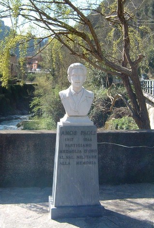 Monumento a Paoli, dedicato alla memoria del partigiano Amos Paoli, eroe della resistenza italiana.