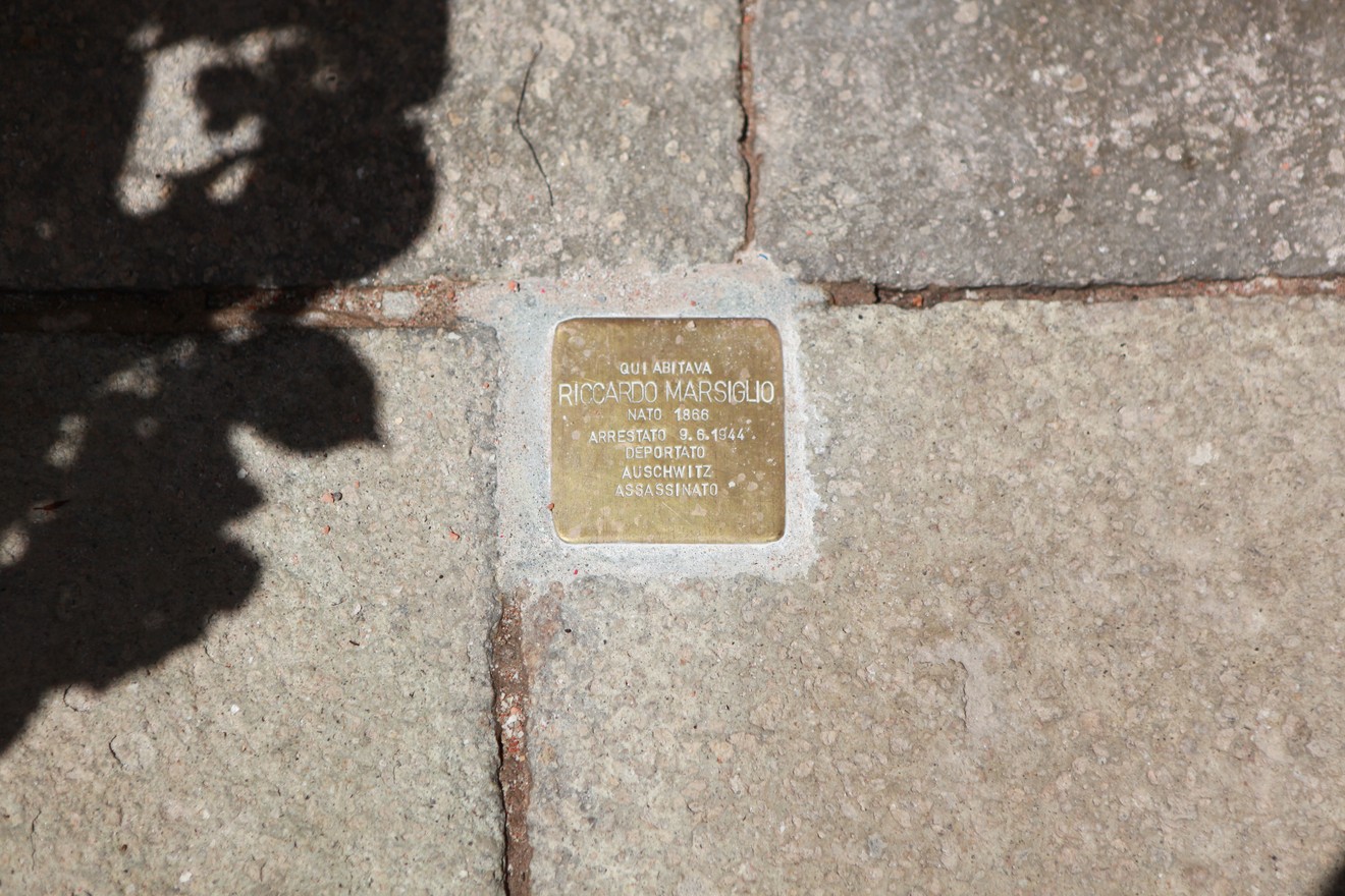 Pietra d'inciampo dedicata a Riccardo Marsiglio, commemorativa di vittime della Shoah.