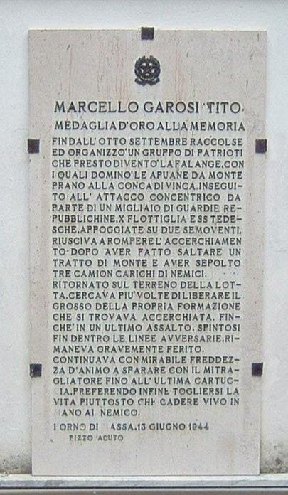 Lapide in memoria di Marcello Garosi "Tito", commemorazione della sua vita e del sacrificio per la libertà.