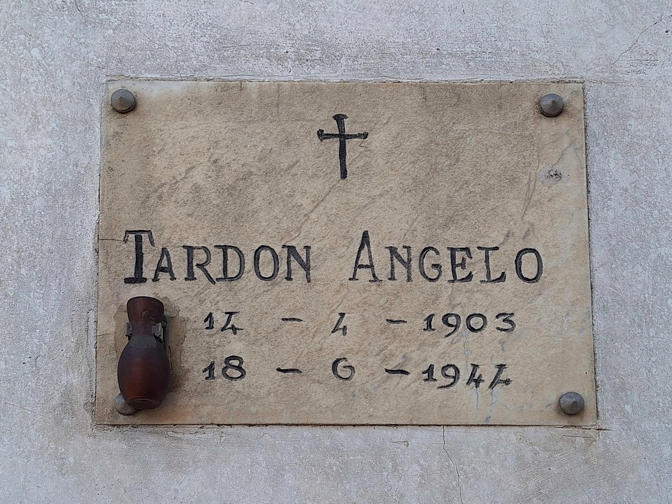 Lapide a Tardon, Comune di Ozegna (TO), foto 1