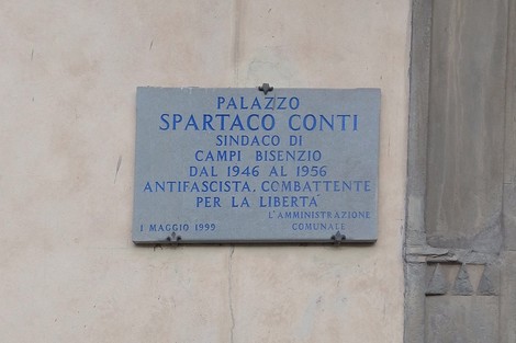 Lapide in memoria di Spartaco Conti, sindaco di Campi Bisenzio e antifascista, combattente per la libertà.