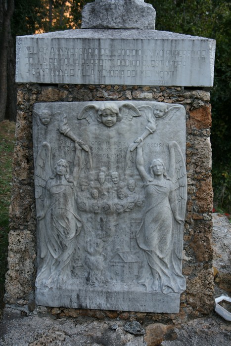Monumento commemorativo per il quarantesimo anniversario dell'eccidio di Sant'Anna di Stazzema.