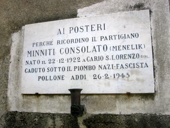 Lapide commemorativa dedicata a Minniti Consolato, partigiano caduto per la libertà.