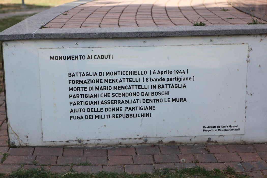 Murali del parco della Liberazione, omaggio a eventi storici e ai partigiani durante la guerra.