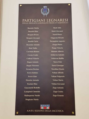 Lapide commemorativa dedicata ai partigiani della Brigata Garibaldi Franco Sabatucci.